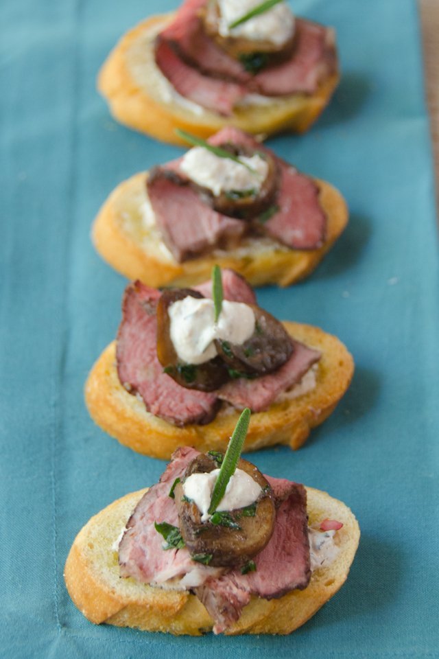 Images Bruschetta Of Rare Beef Beef And Mushroom Crostini Blue