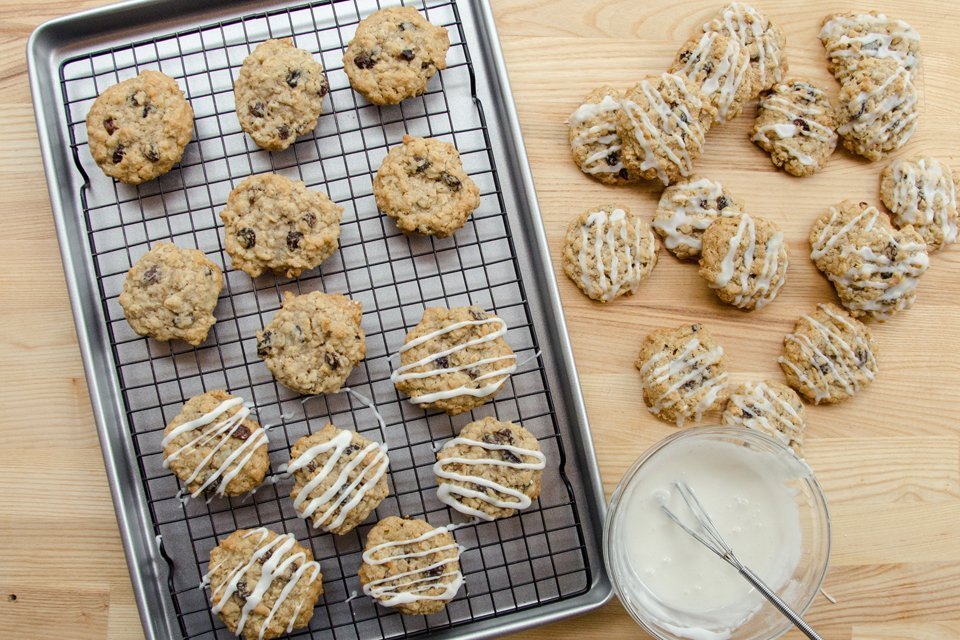 https://bluejeanchef.com/uploads/2019/03/Iced-Oatmeal-Cookie-2158-web.jpg