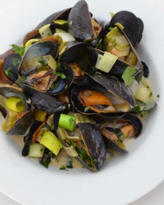 Mussels with Beer, Leeks and Cream