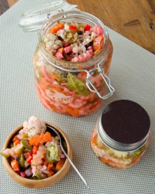Giardiniera (pickled vegetables)