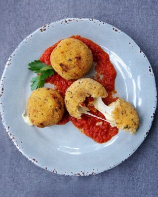 Arancini with Sun-dried Tomatoes and Mozzarella