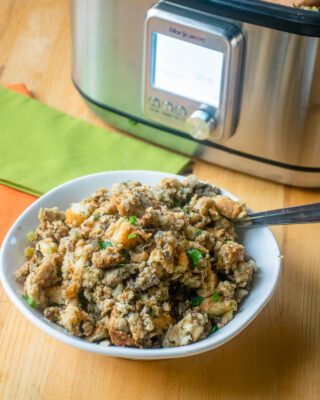 https://bluejeanchef.com/uploads/2019/11/Slow-Cooker-Stuffing-BJC-1280-8012-320x400.jpg