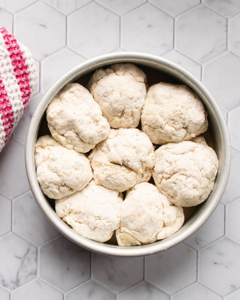 https://bluejeanchef.com/uploads/2020/03/Lemon-Rosemary-Biscuits-1280-313-819x1024.jpg