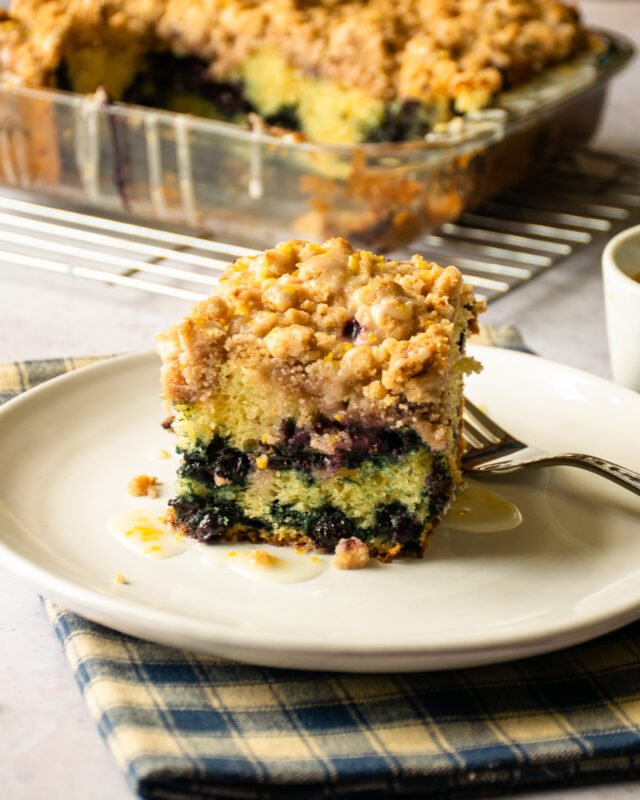 Blueberry Crumb Coffee Cake | Blue Jean Chef - Meredith Laurence