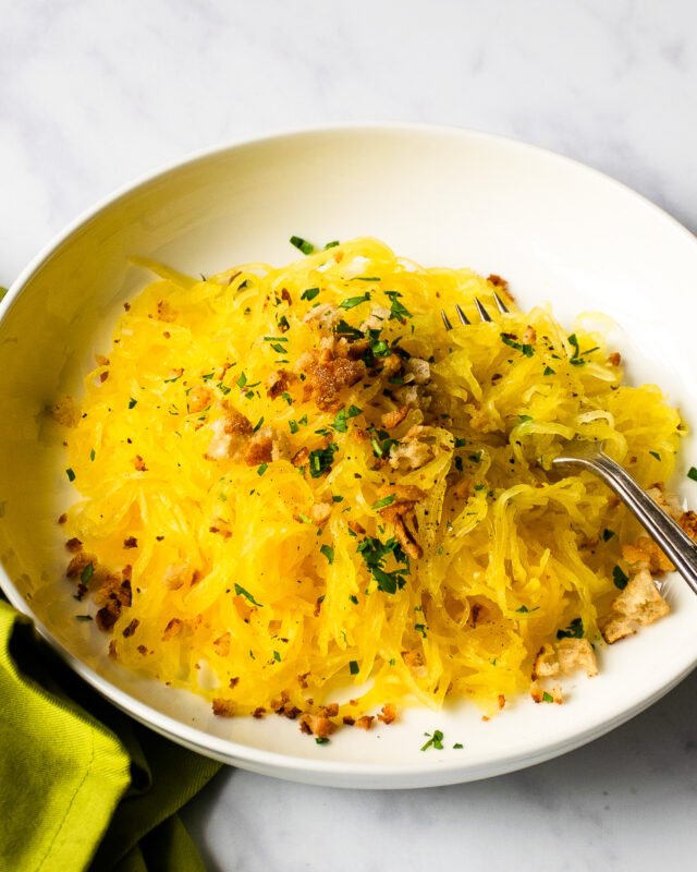 Spaghetti Squash with Parmesan-Parsley Breadcrumbs