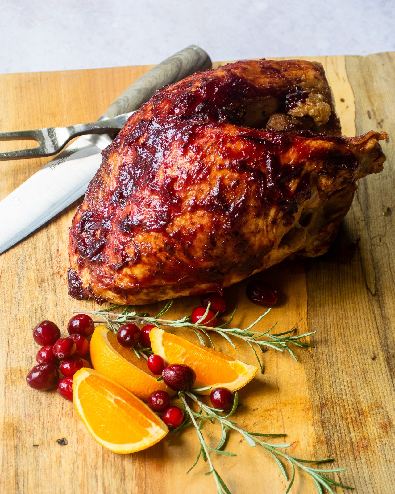 https://bluejeanchef.com/uploads/2022/10/Turkey-Breast-with-Cranberry-Glaze-1280-7662.jpg