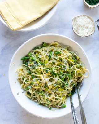 Creamy Spaghettini with Leeks, Peas and Asparagus