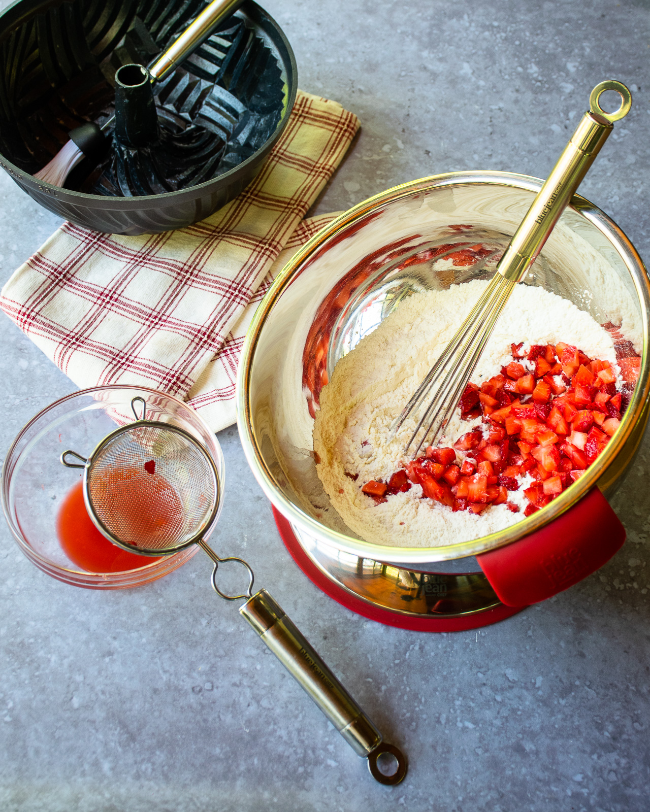 Strawberry Pound Cake with Strawberry Lemon Glaze | Blue Jean Chef ...